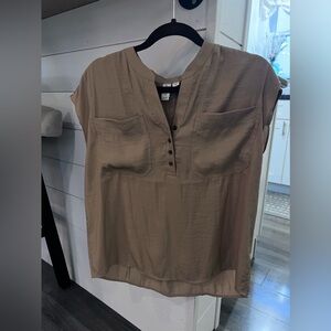 Capped sleeve blouse
